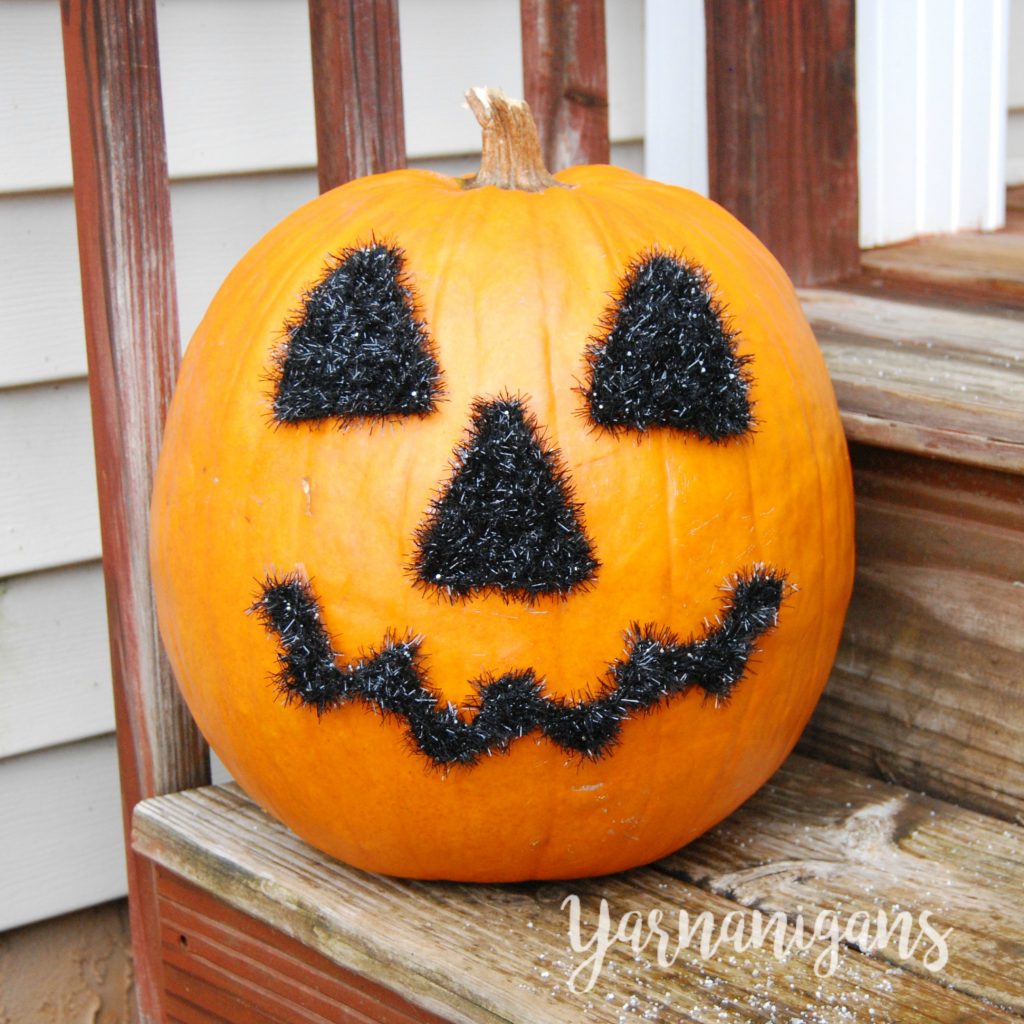 Halloween face motif free crochet pattern