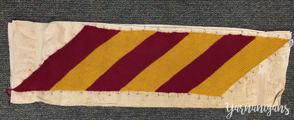 harry potter gryffindor stripes striped cowl knit knitting